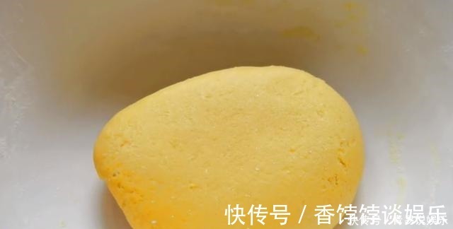 香甜|玉米面最解馋做法，就算胖成球，也能瘦成猴，香甜细腻，越嚼越香