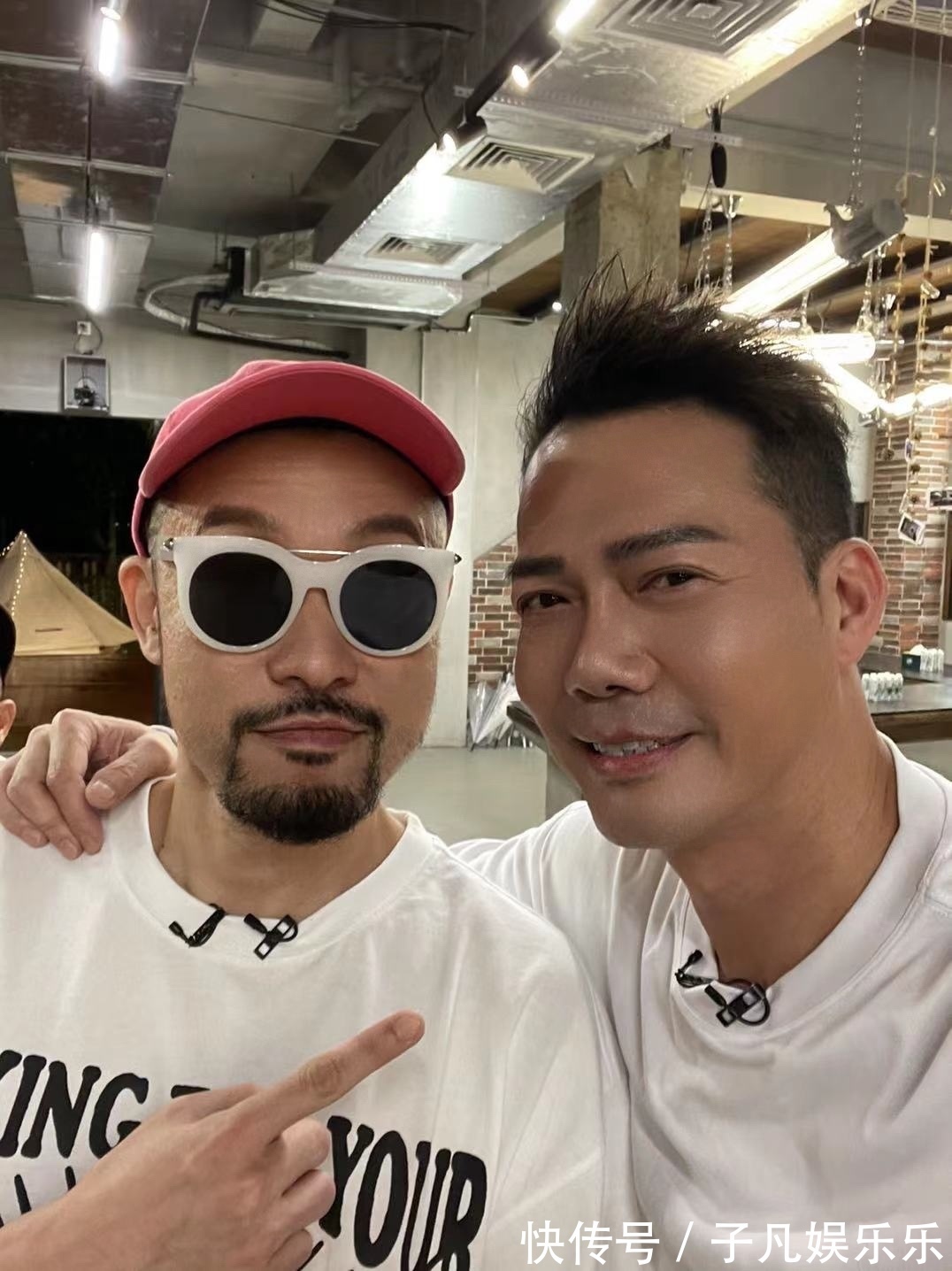 網(wǎng)友艷福不淺，《披荊斬棘的哥哥》哥哥們手機(jī)相冊(cè)私照曝光