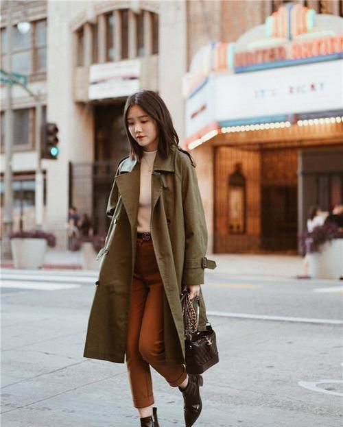 今年穿风衣，不建议你配阔腿裤，这“2条”裤子更合拍，遮肉显高