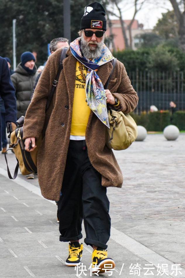 穿好2021流行色，比别人先时髦一步，这4款黄色单品不要错过