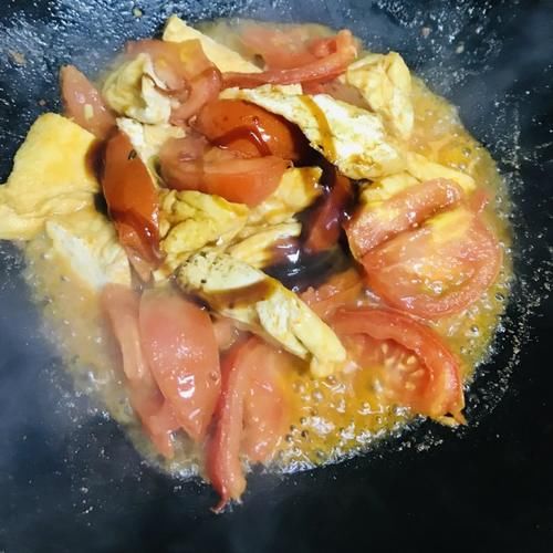 番茄炒炸豆腐，酸酸甜甜味道好，开胃下饭