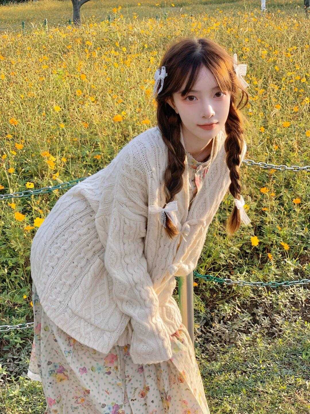 搭配|短款针织开衫与裙子的碰撞,温柔多情青涩朦胧,还不快来试试