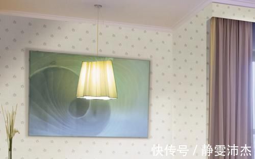 墙面|越来越多人装修新房时不贴墙纸了，聪明人喜欢这么做，美观又环保