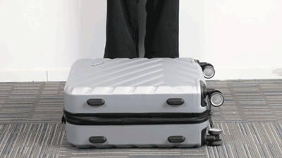 日本再现鬼才设计！同尺寸行李箱多装11瓶矿泉水，2米摔下无损