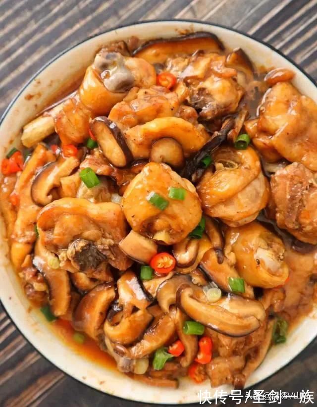 晚餐做12道家常菜，解馋又下饭，晒了朋友圈，朋友：难怪总吃不胖