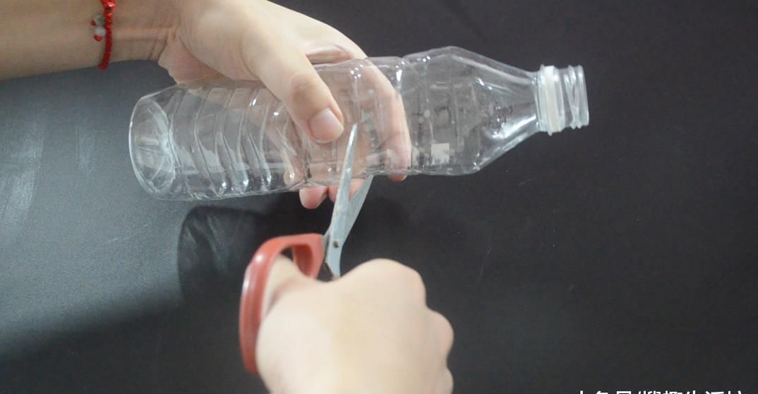 洗脸池|洗脸池上放一个塑料瓶, 没想到作用这么大, 看完赶紧去试试