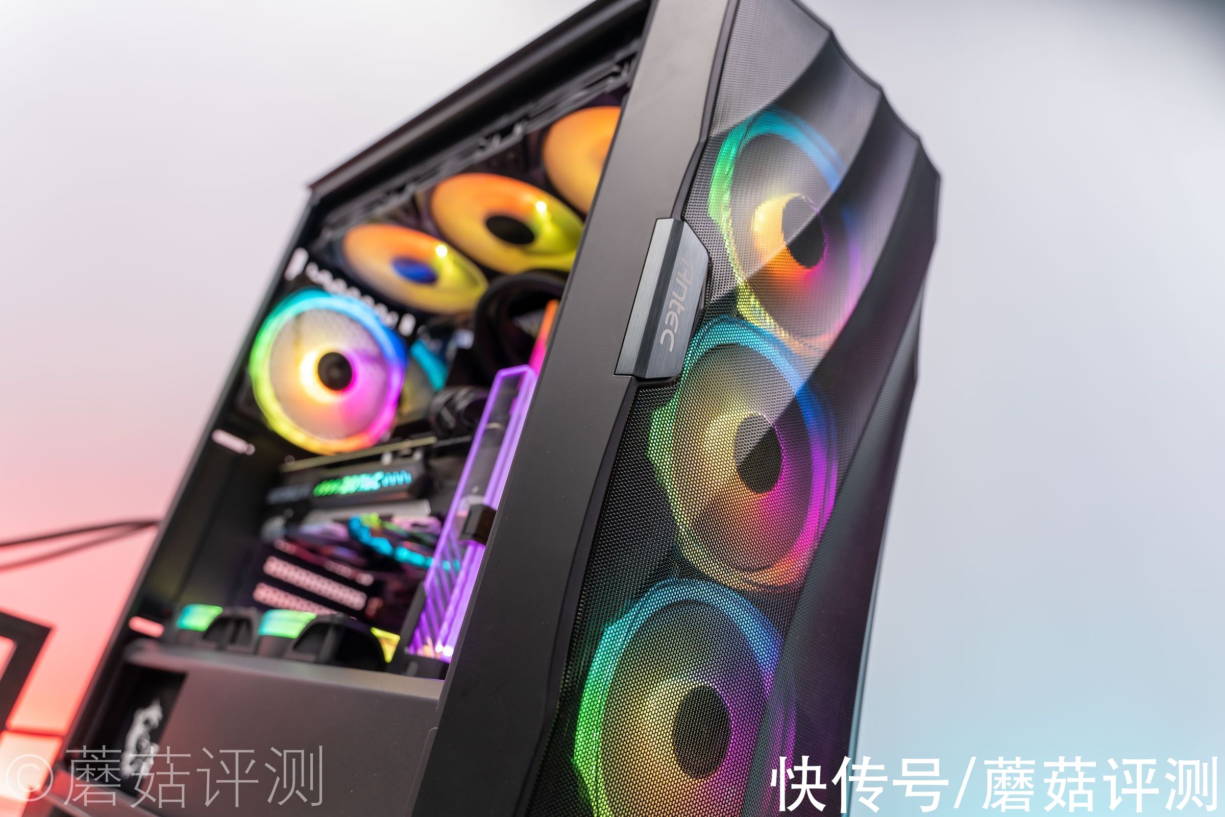 外观出色，细节配置上乘、技嘉雪雕B660M AORUS PRO AX DDR4主板 测试