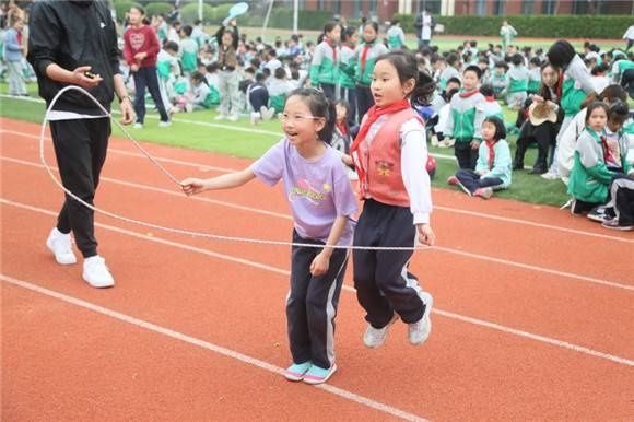 [闵行]康城实验学校:快乐校园 “绳”采飞扬-2020学年踢跳比赛活动