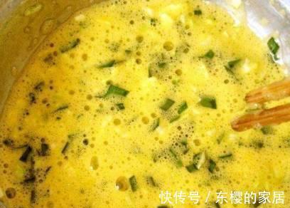 番茄炒蛋|用这个菜炒鸡蛋，比番茄炒蛋好吃一百倍，孩子天天吵着要我做！