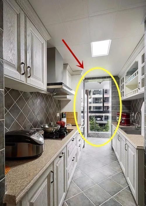 阳台|厨房旁的小阳台原来还可以这么设计,太实用,瞬间后悔我家装早了