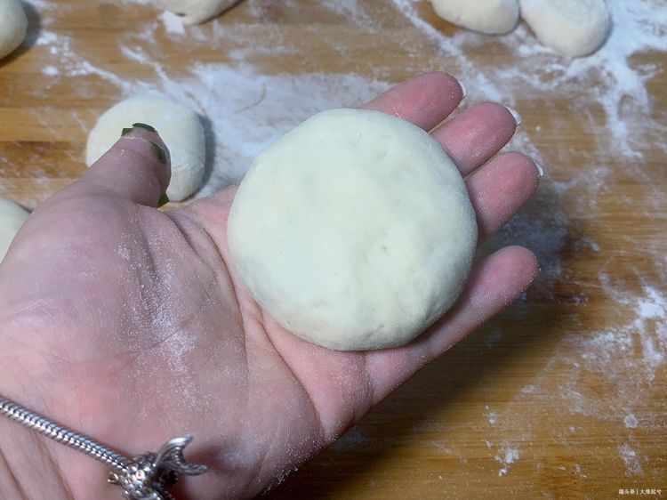 学会了可以摆摊的韭菜粉丝煎包教程，简单好学，内附馅料配方