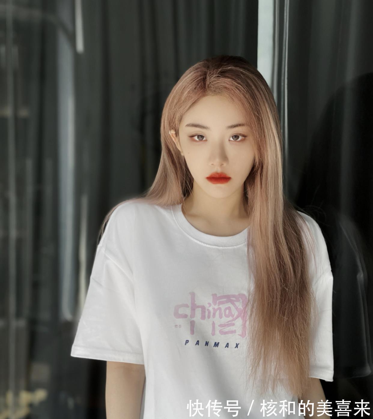 原来喻言也参加了《爆裂舞台》,而且前两轮内选都是第一名