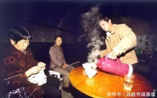 喝生水|为什么只有中国人才喝热水?有3个重要原因,很多国家却不具备