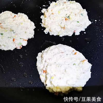 豆腐|老妈做的蔬菜豆腐饼，怎么吃都不腻