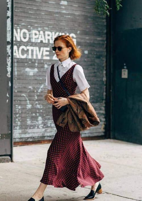 最近火了一种流行色:叫“烧砖啡”,低调优雅,显白效果却很出众