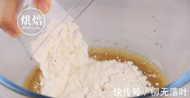 卖断货的生椰拿铁出蛋糕卷了 清新又浓郁 下一个爆款就是它！