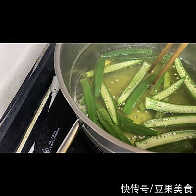 回味无穷的凉拌秋葵来拯救你的胃