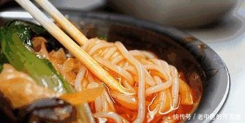 花了999元吃出来一篇螺蛳粉测评后,我成了螺蛳粉十级学者!