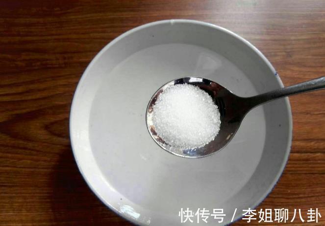蒸鸡蛋羹不要直接加水,先弄懂3要点,出锅滑嫩鲜美,光滑无气孔