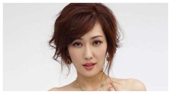 未成年当了8年保姆 30岁成名被男友骗光积蓄 年过半百美貌依旧 全网搜