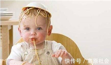 女童|两名五岁幼童挖隧道,成功“逃离”幼儿园,网友地道战后继有人