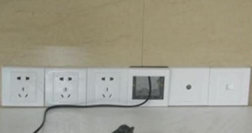 洗衣机|一旦发现工人这样装插座，立马赶他出门，一分钱也不要给