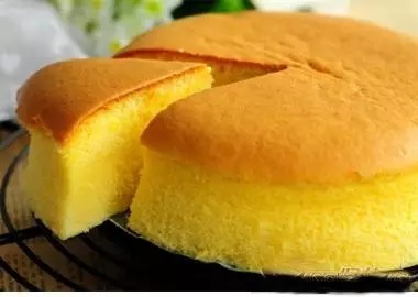 用电饭锅做蛋糕原来这么简单!保存好,做给家人吃!