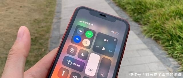 毛病|iPhone12各种毛病曝光后，iPhone11也出问题了！