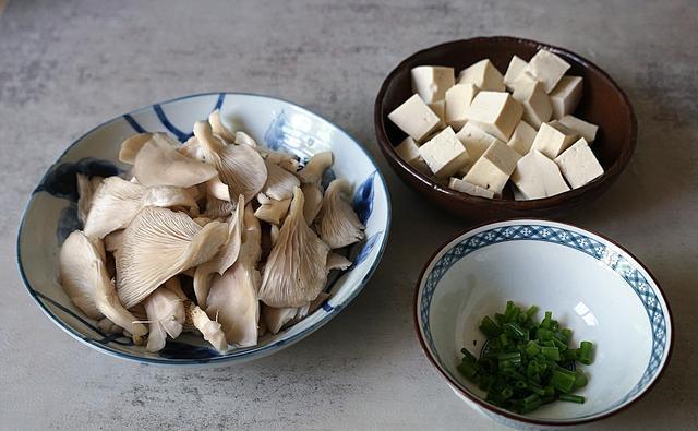 平菇|天气太热,宁可不吃肉也要吃这菜,营养丰富又滑嫩好吃,老少皆宜