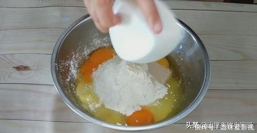 教你面包最简单的做法,不用烤箱不用蒸,暄软拉丝,再也不用买了