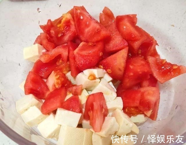 优质蛋白|家里再穷也不能缺这菜，每周吃2次，营养易消化，孩子长个吃最好