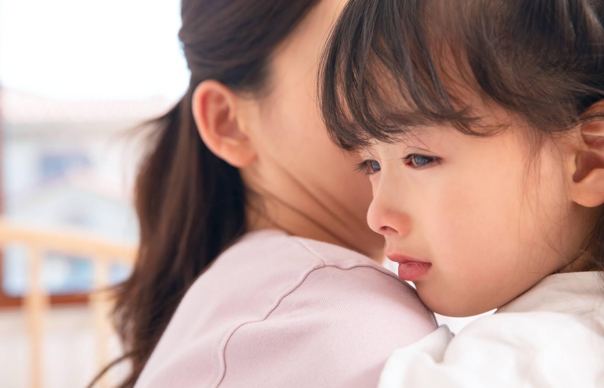 弟弟|“寄人篱下”的孩子有多难,2岁就会照顾弟弟,懂事的让人心疼