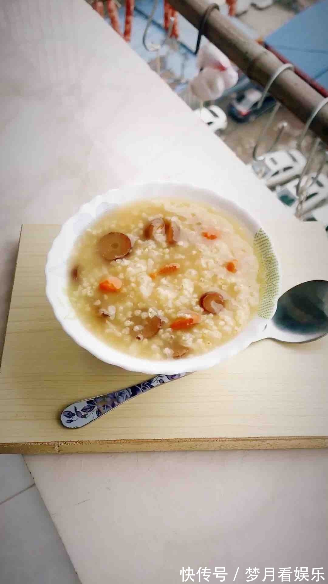 糯米|这粥坚持喝了2个月,白发少了,气色好了,闺蜜效仿也做给妈妈喝