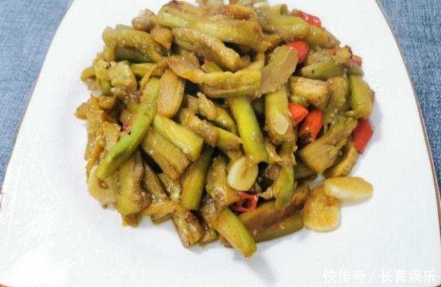 清炒茄子|炒茄子时,先放茄子,还是先放油大厨教你正确做法,清爽不油腻