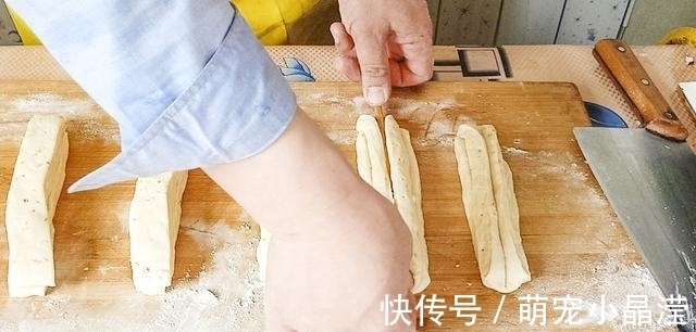 泡打粉|1碗面粉,2个鸡蛋,就能在家做油条,不用泡打粉,再不用去外面买了