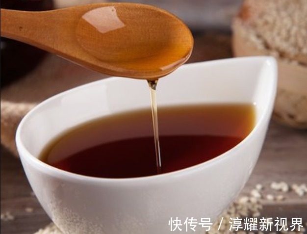 见效|一个民间土方子,香油炸下鲜姜片,10年老胃病,7天就见效!