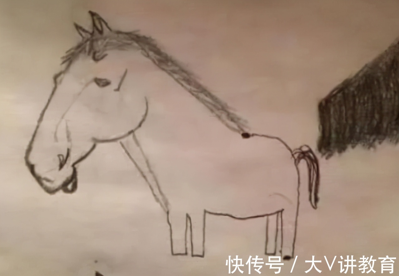 速写$美术生画到一半画风突变，最后作品好似翻车现场，叫人捧腹大笑