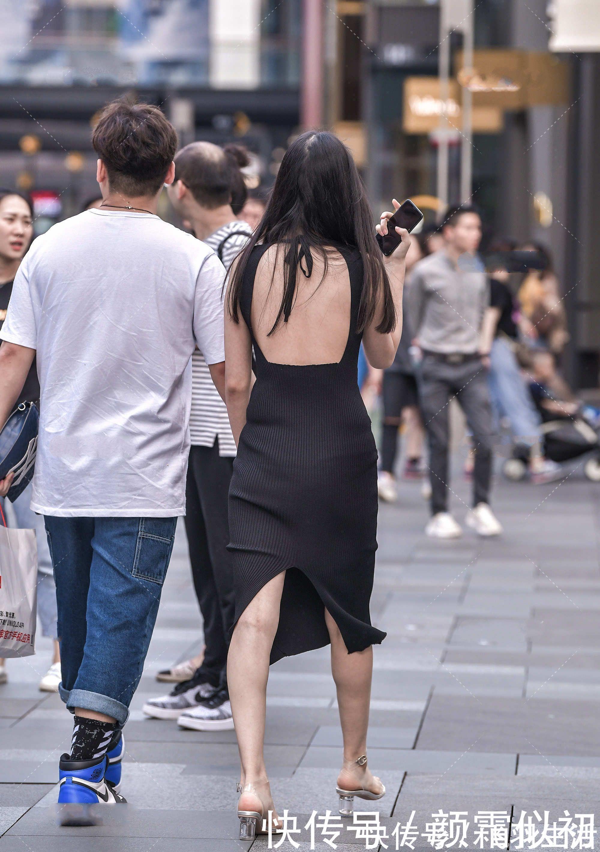 一字带|一件黑色针织连衣裙,让全黑系穿搭也可以温柔气质