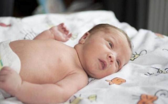 新生儿|生完孩子后,新手爸妈应该了解的3个育儿小知识,学会了轻松带娃