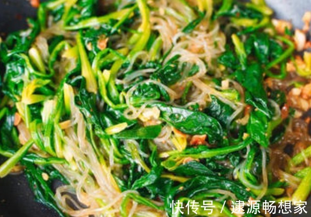 下饭|菠菜不煎不炒，焯个水拌一拌，清新爽口解油腻，下酒下饭都不错