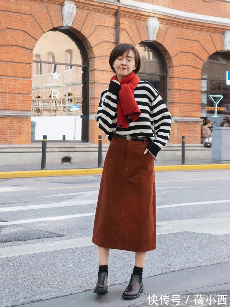 针织衫|冬天建议30+女性多穿“半身裙”,选这4款就够了,搭配起来很优雅