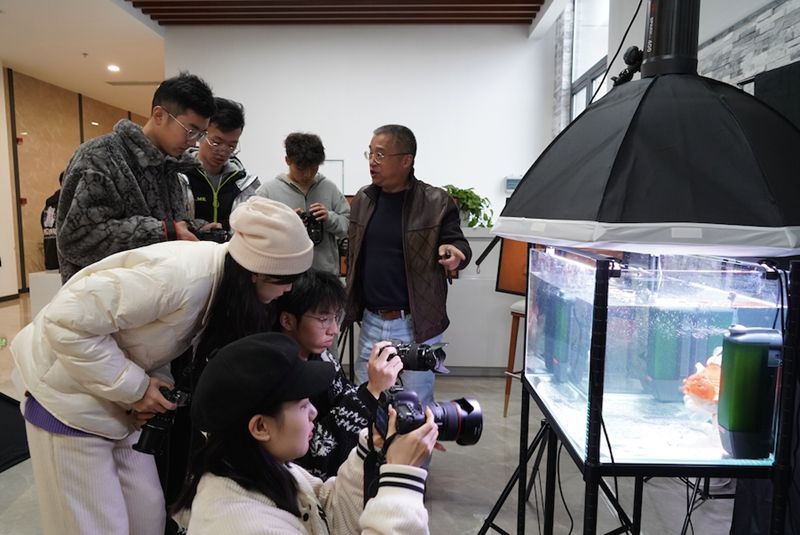 大学老师|水族专业来了！大学老师把鱼缸搬上了课堂