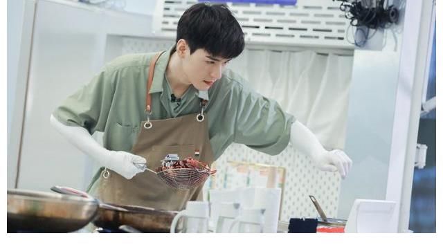 尹食堂|“小白”變“大廚”，《中餐廳》也搞起養(yǎng)成路線了？