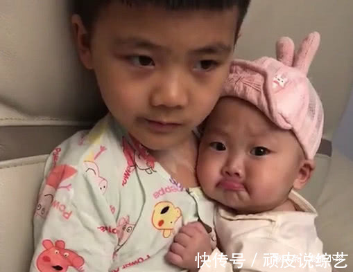 妹妹|“小暖男哥哥”贴心照顾妹妹火了,被哥哥宠溺的小眼神融化了!