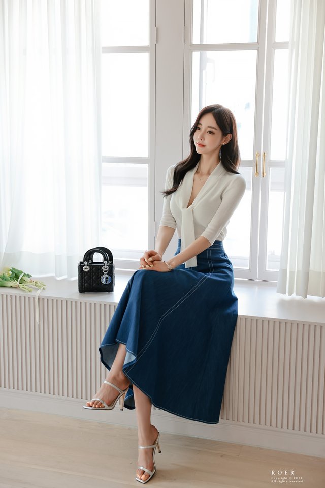 新奥尔良|时尚精品:孙允珠搭配的新奥尔良都市牛仔斜衩柔纱裙