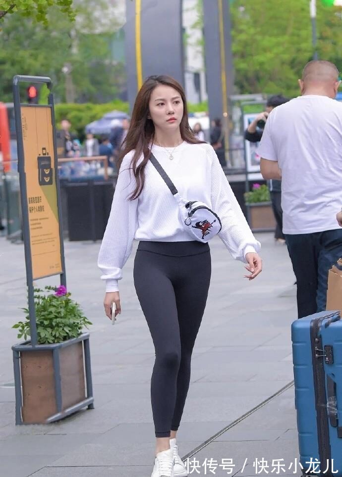 腰裤型 打底裤穿搭时尚个性穿出别样清新感,充分展现女神气质