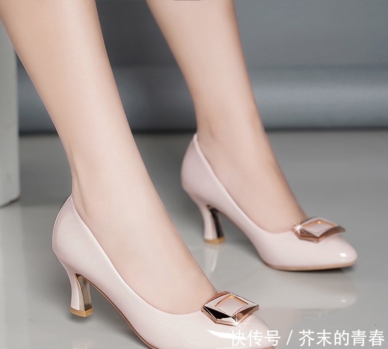 不得不说,这几款美美的高跟鞋,能驾驭的女人都算得上是女神