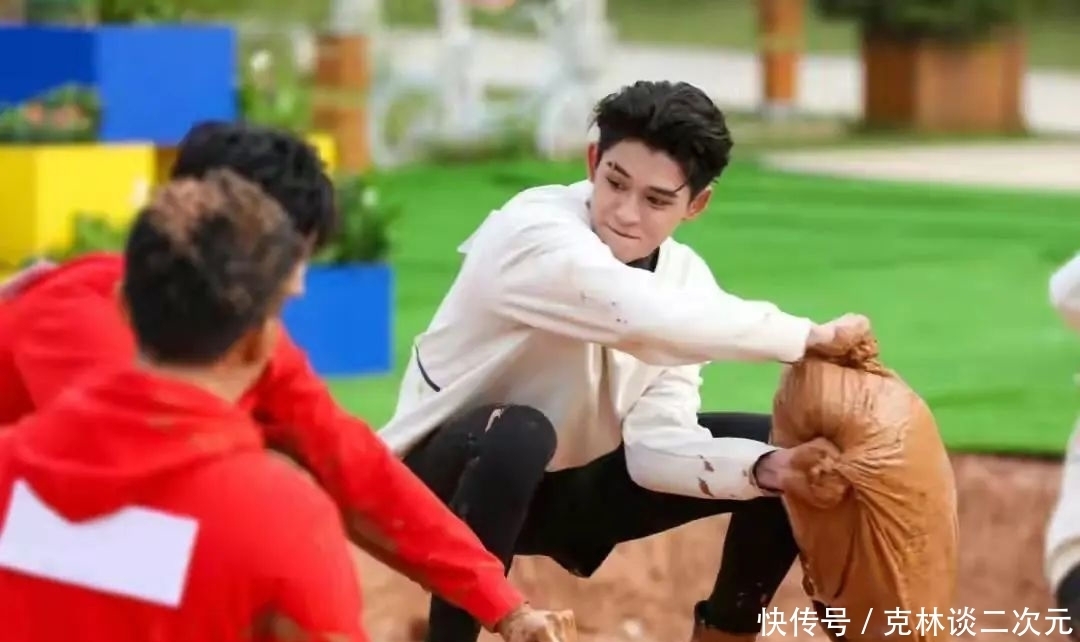 跑男|奔跑吧疑惹怒baby粉丝,粉丝劝其退出节目组,导演连忙删博