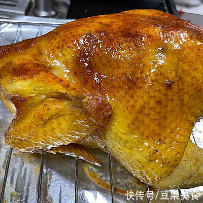 外焦里嫩爆汁烤全鸡-烤箱版