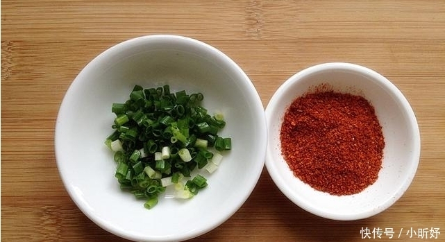 上桌|炒豆芽换个做法,鲜香美味,非常下饭,很快就能上桌